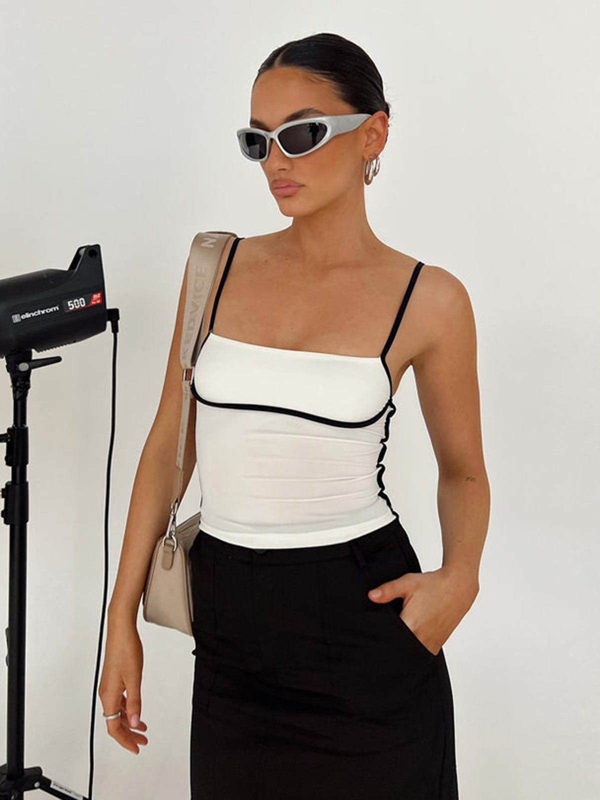 Kontrast Kesimli Modern Cami Shine Aura