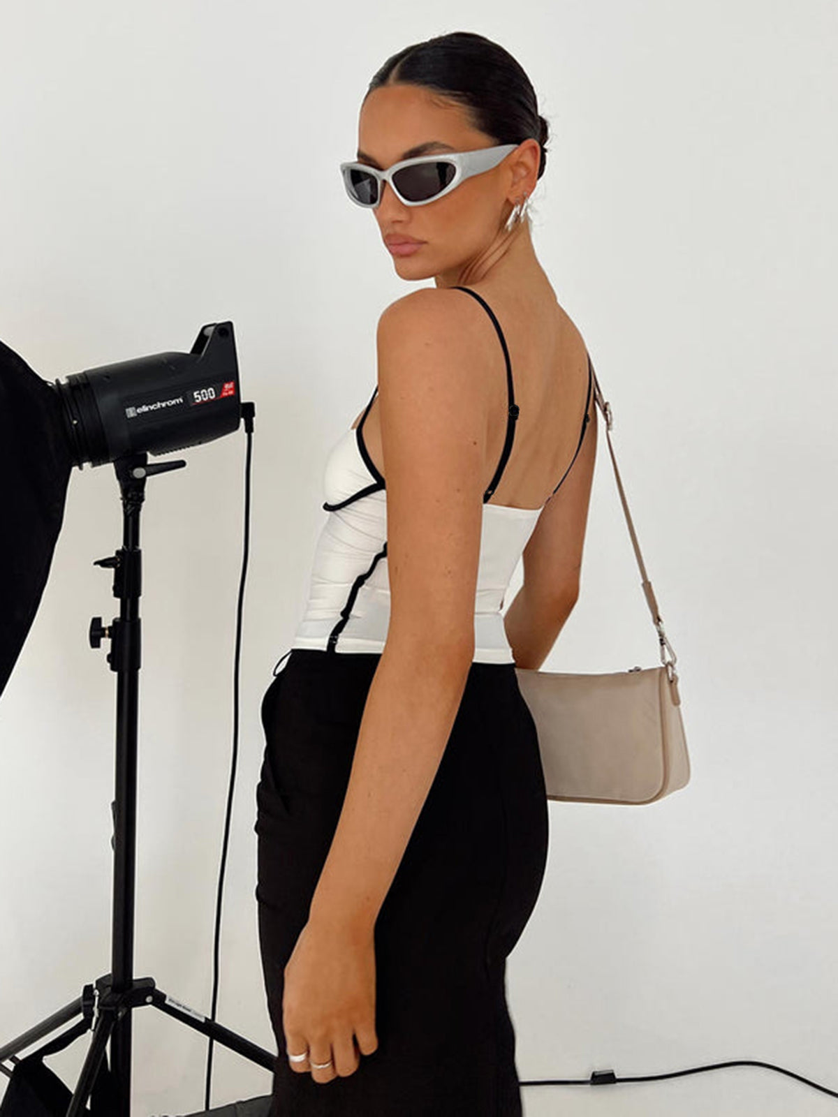 Kontrast Kesimli Modern Cami Shine Aura