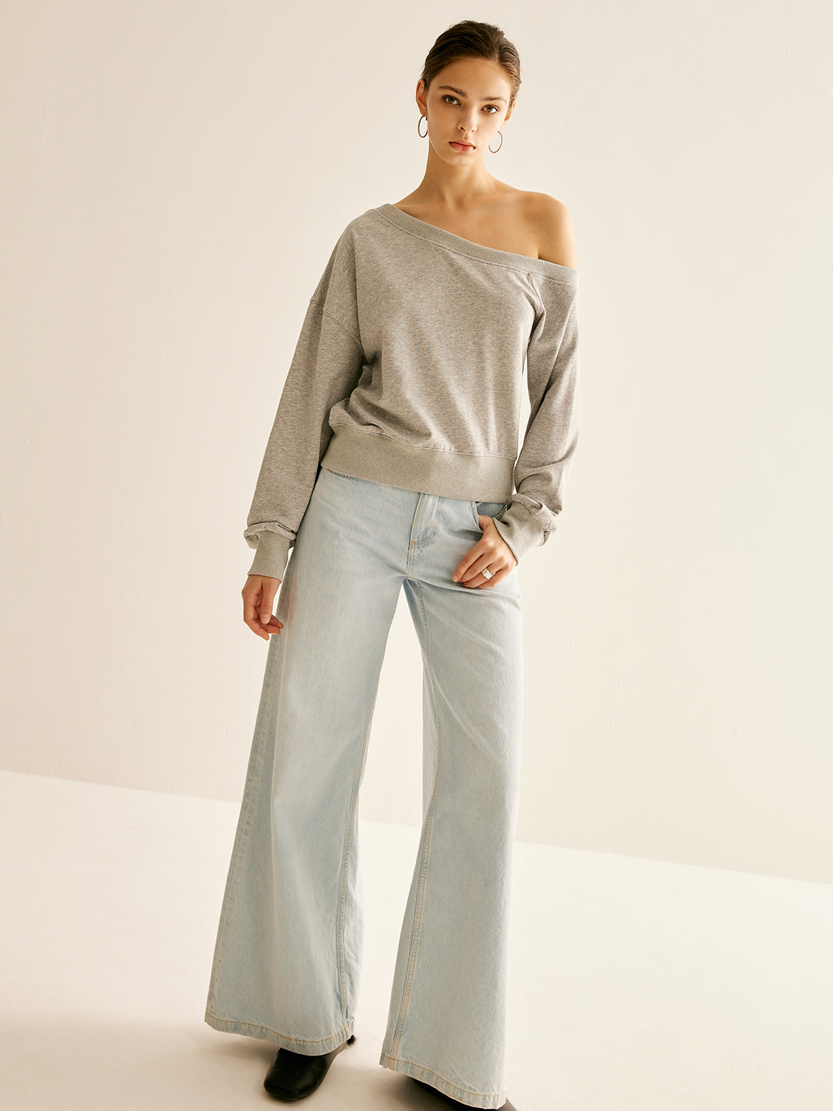 Asimetrik Açık Omuzlu Sweatshirt Shine Aura