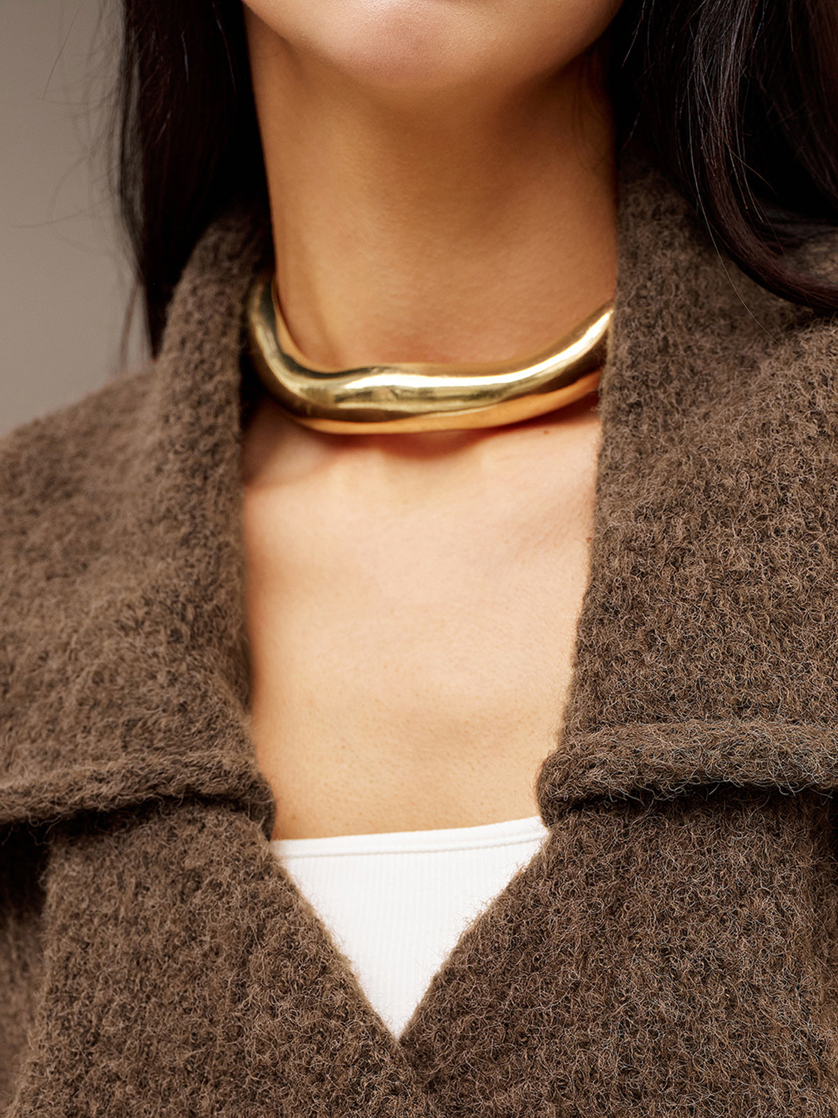 Düzensiz Lav Parçası Kalın Açık Choker Shine Aura
