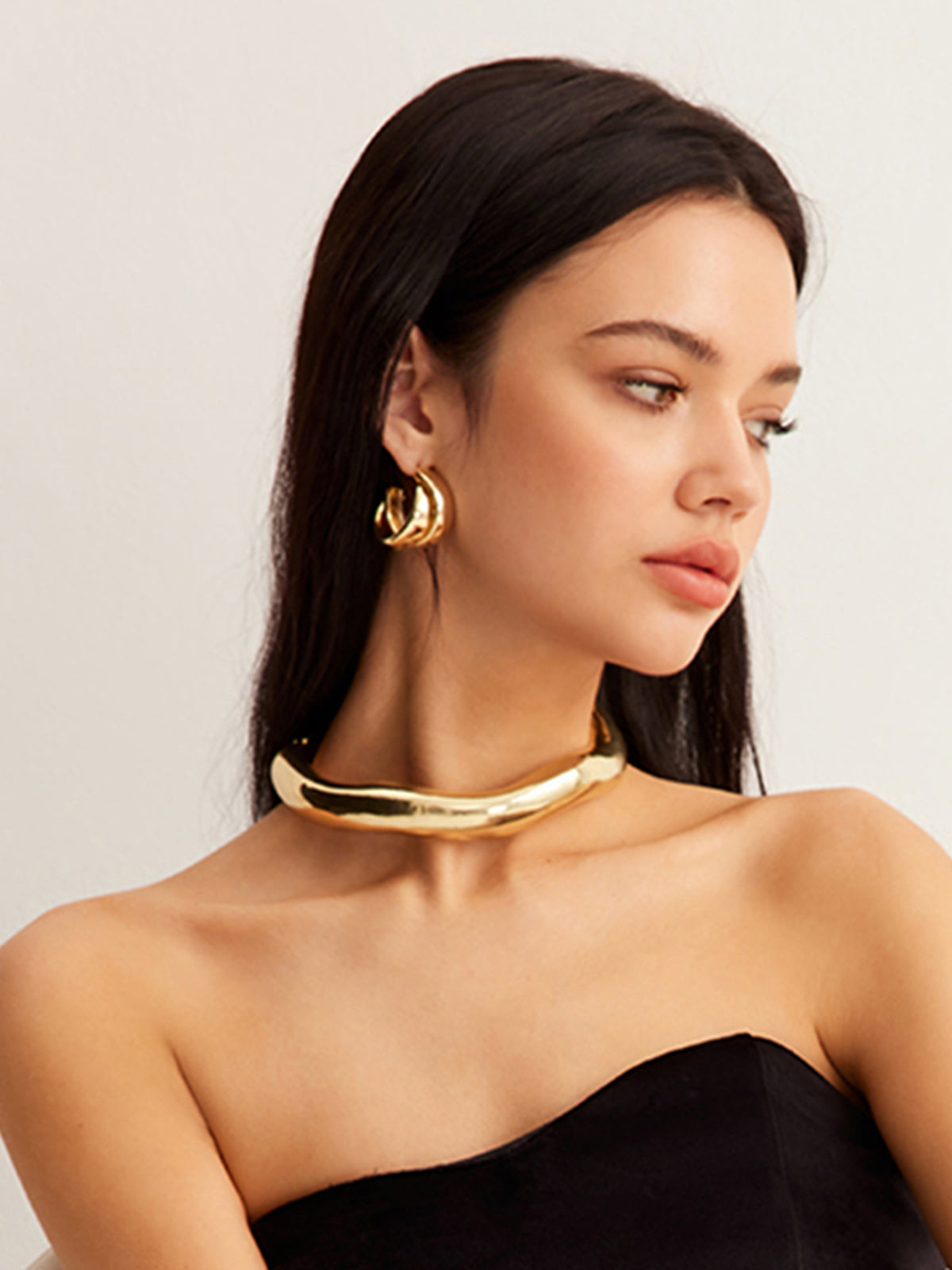 Düzensiz Lav Parçası Kalın Açık Choker Shine Aura