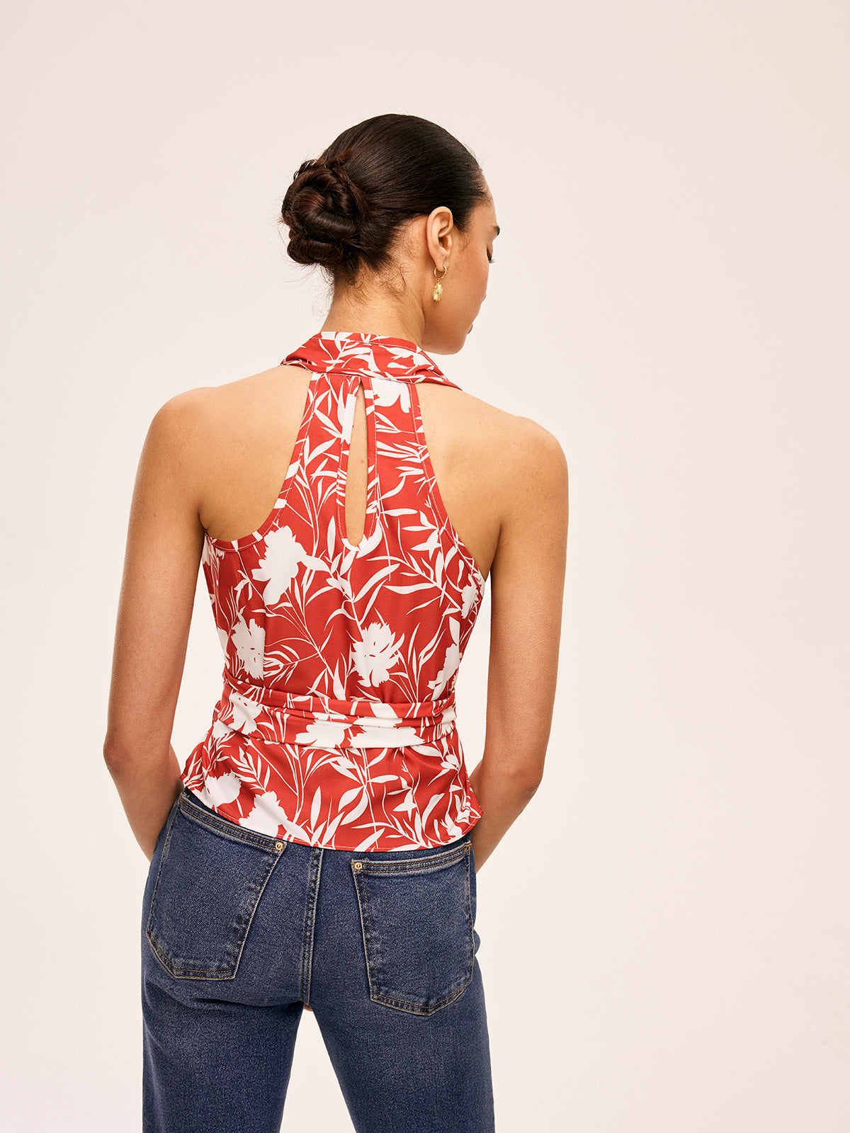 Çiçek Desenli Halter Yaka Bağcıklı Üst