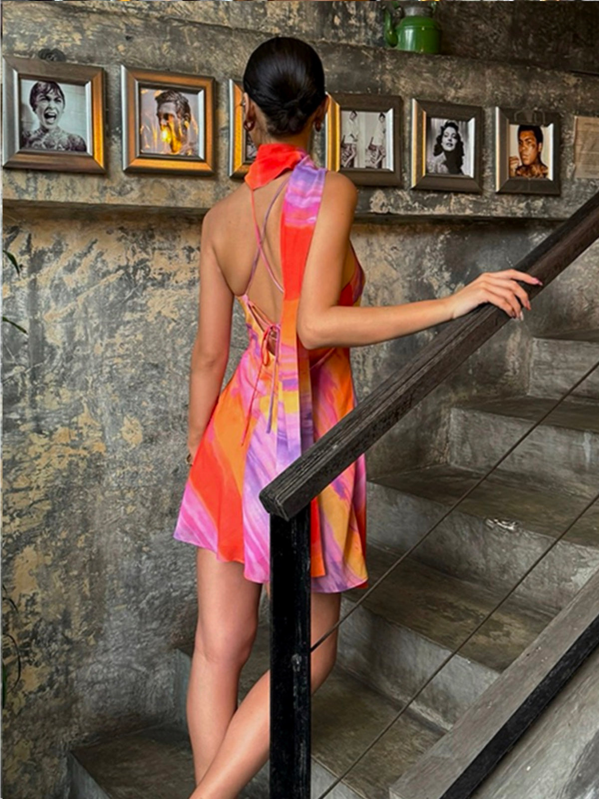 Halter Sırt Dekolteli Batik Kısa Elbise Shine Aura