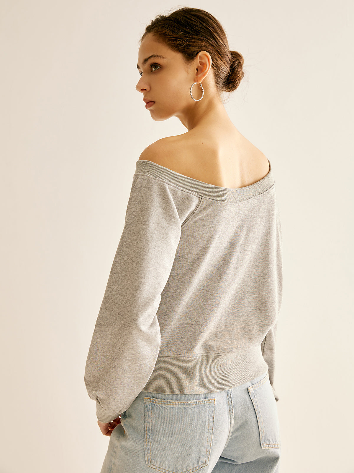 Asimetrik Açık Omuzlu Sweatshirt Shine Aura