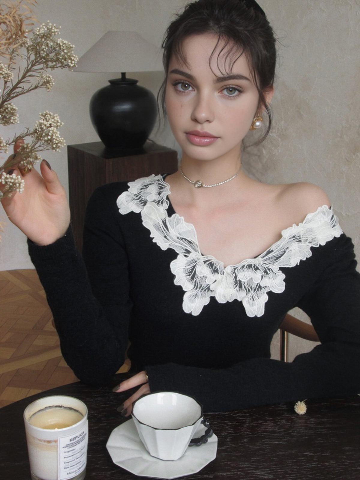 Lace Collar Slim Sweater Shine Aura