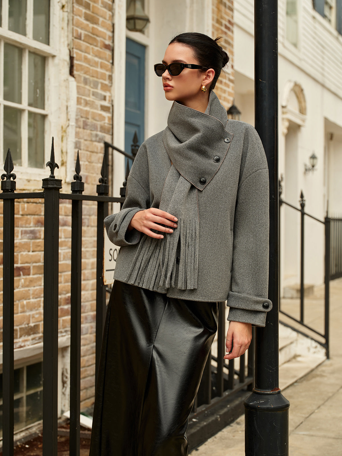 Düğme Püskül Şal ile Yün Kaban Shine Aura