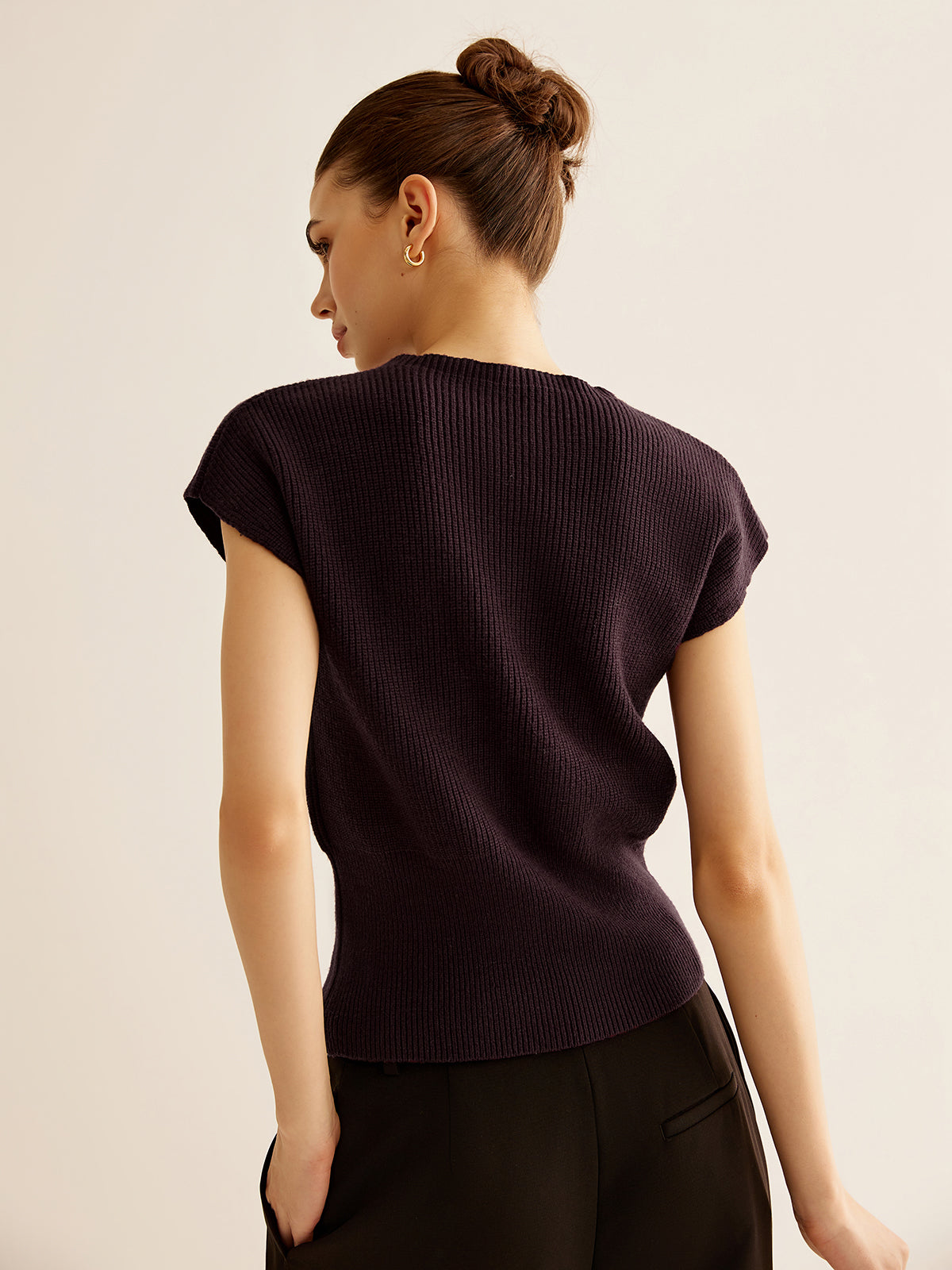 Ribbed Cinched Sweater Vest Shine Aura
