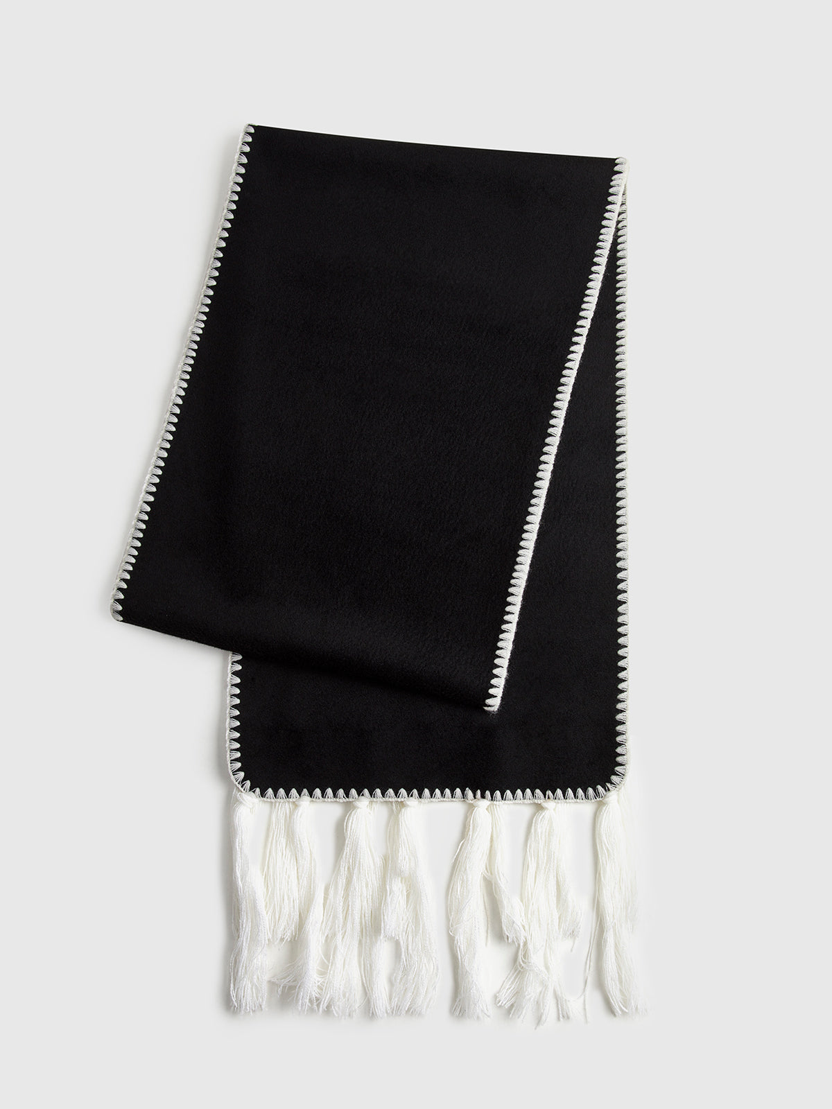 Contrast Trim Tassel Scarf Shine Aura