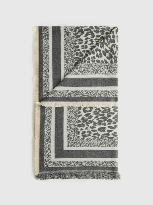 Utility Printed Tassel Scarf Shine Aura