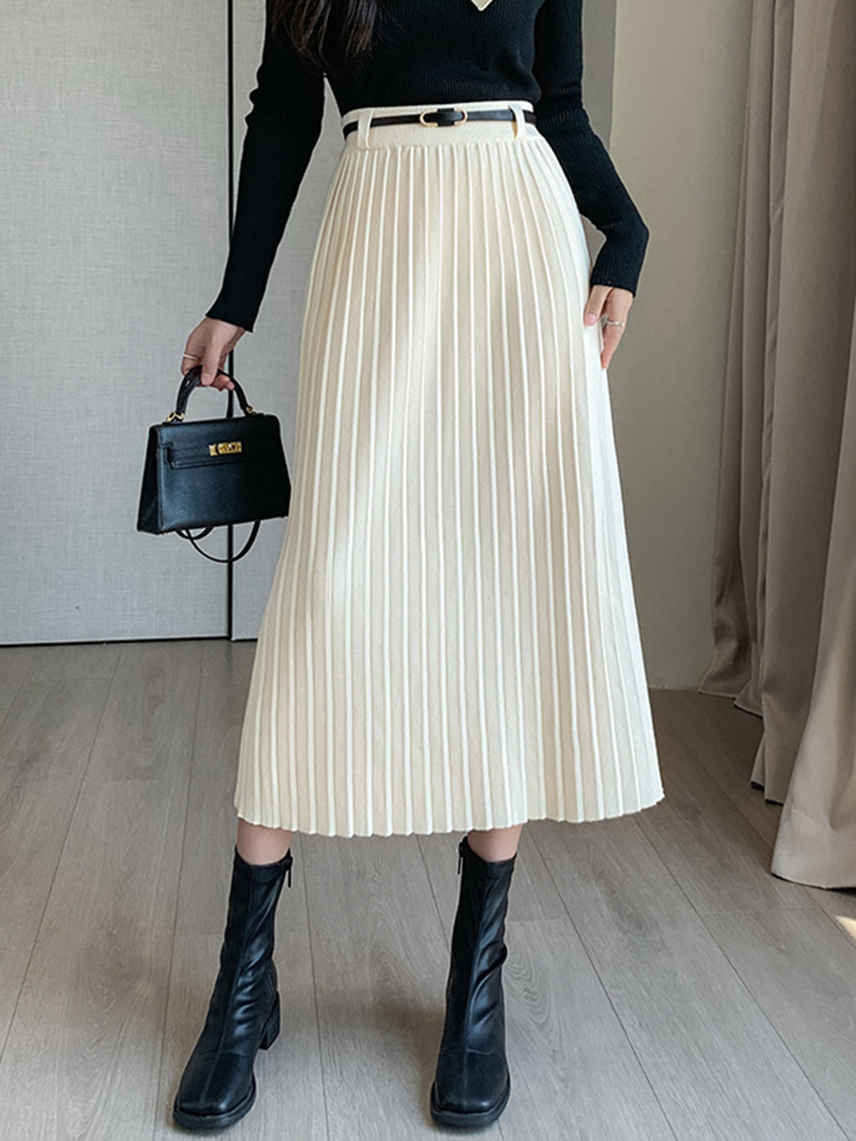 Pleated Sweater Skirt With Belt Shine Aura