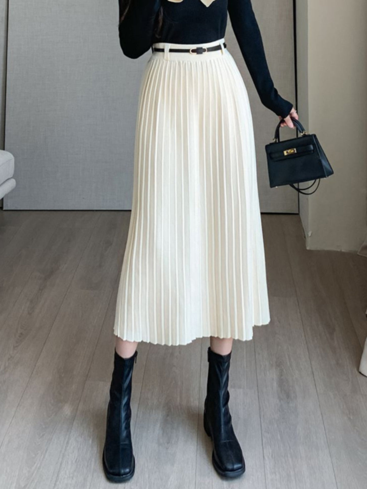 Pleated Sweater Skirt With Belt Shine Aura