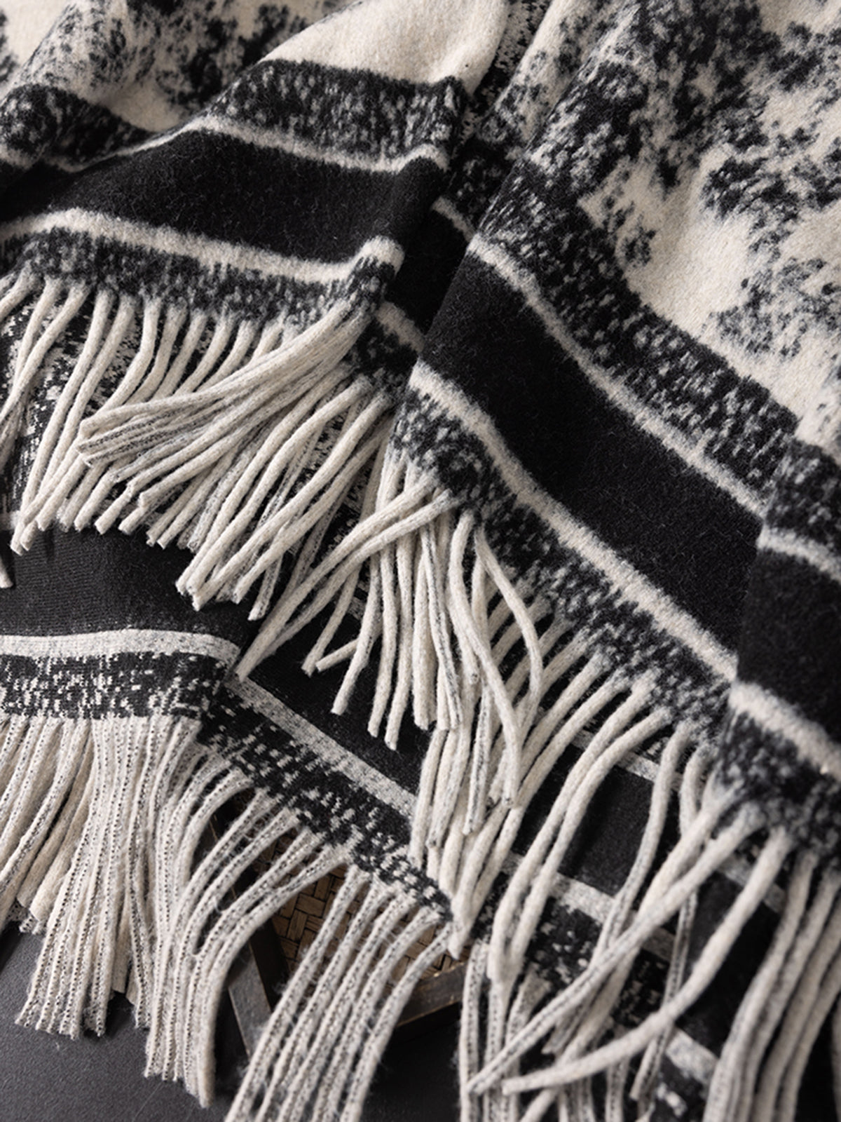 Retro Ink Painting Tassel Shawl Scarf Shine Aura