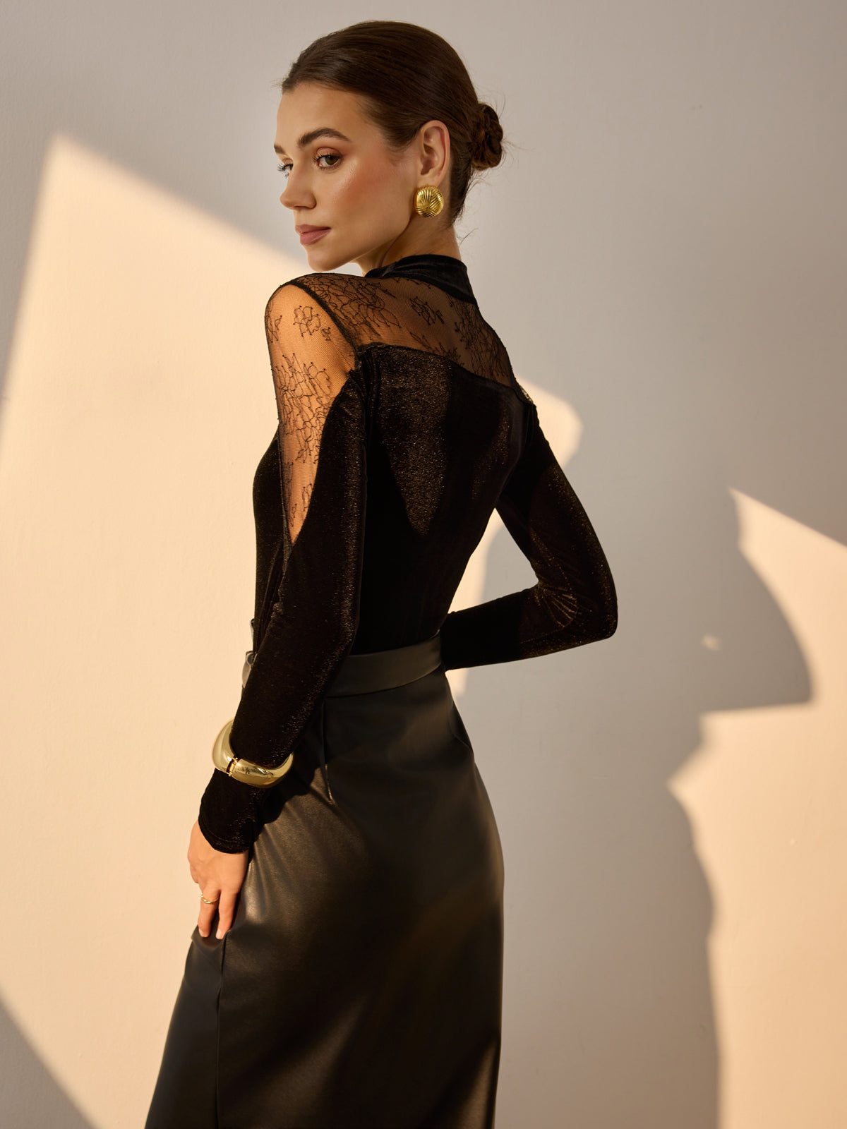 Elegant Chic Velvet Thin Blouse with Lace Detail 