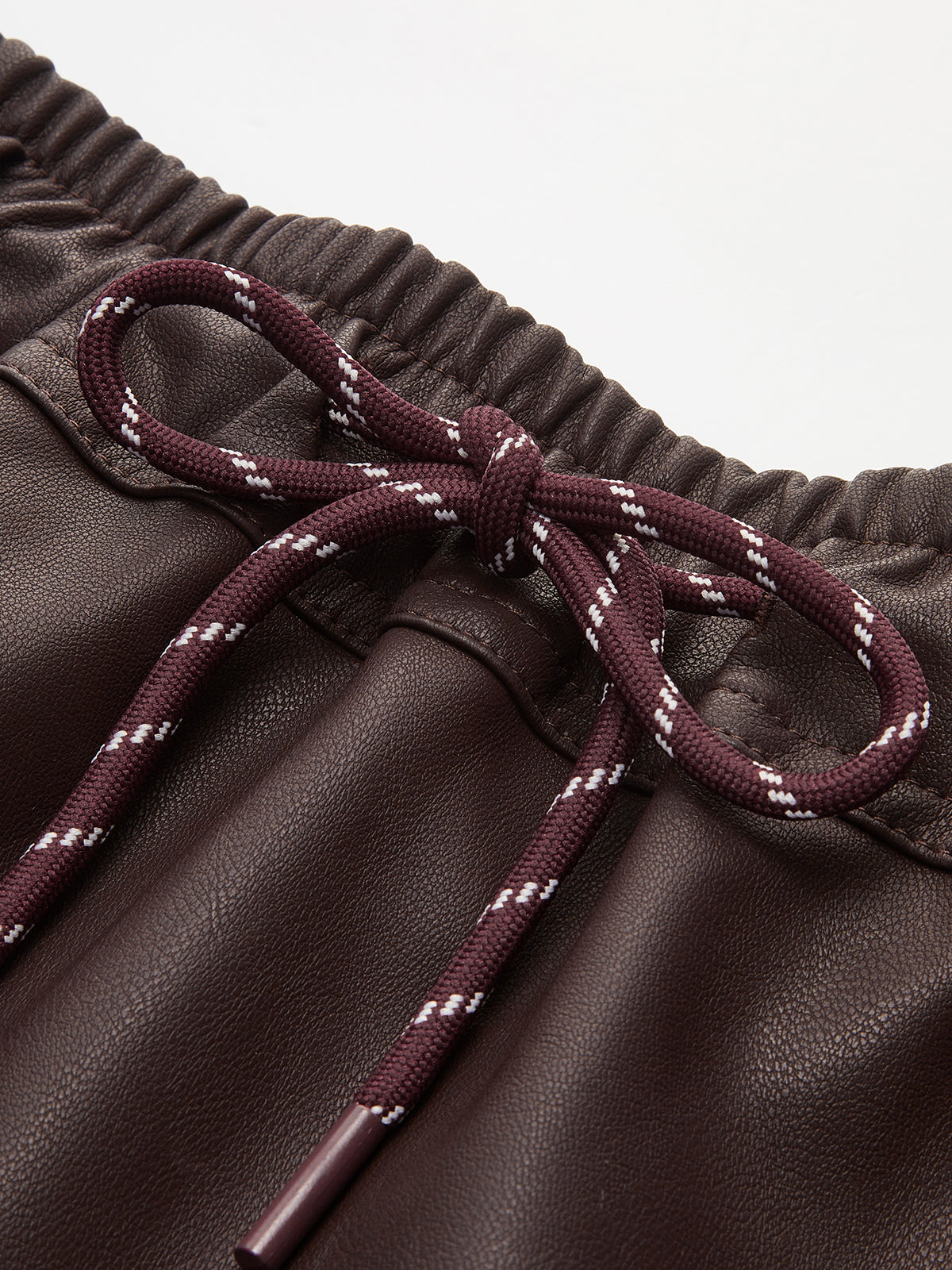 Şık Görünüm için Şık Bağcıklı Suni Deri Etek Shine Aura