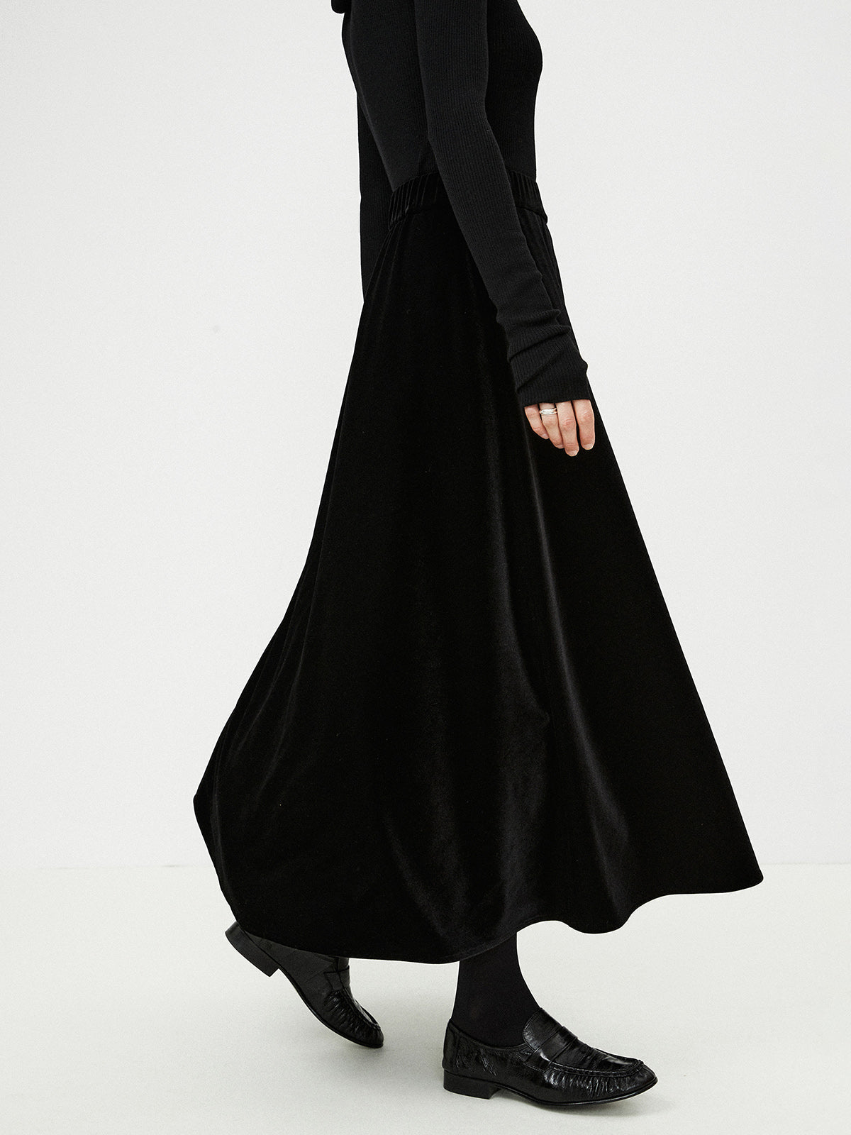 Sonsuz Şıklık İçin Lüks Kadife Maxi Etek Shine Aura