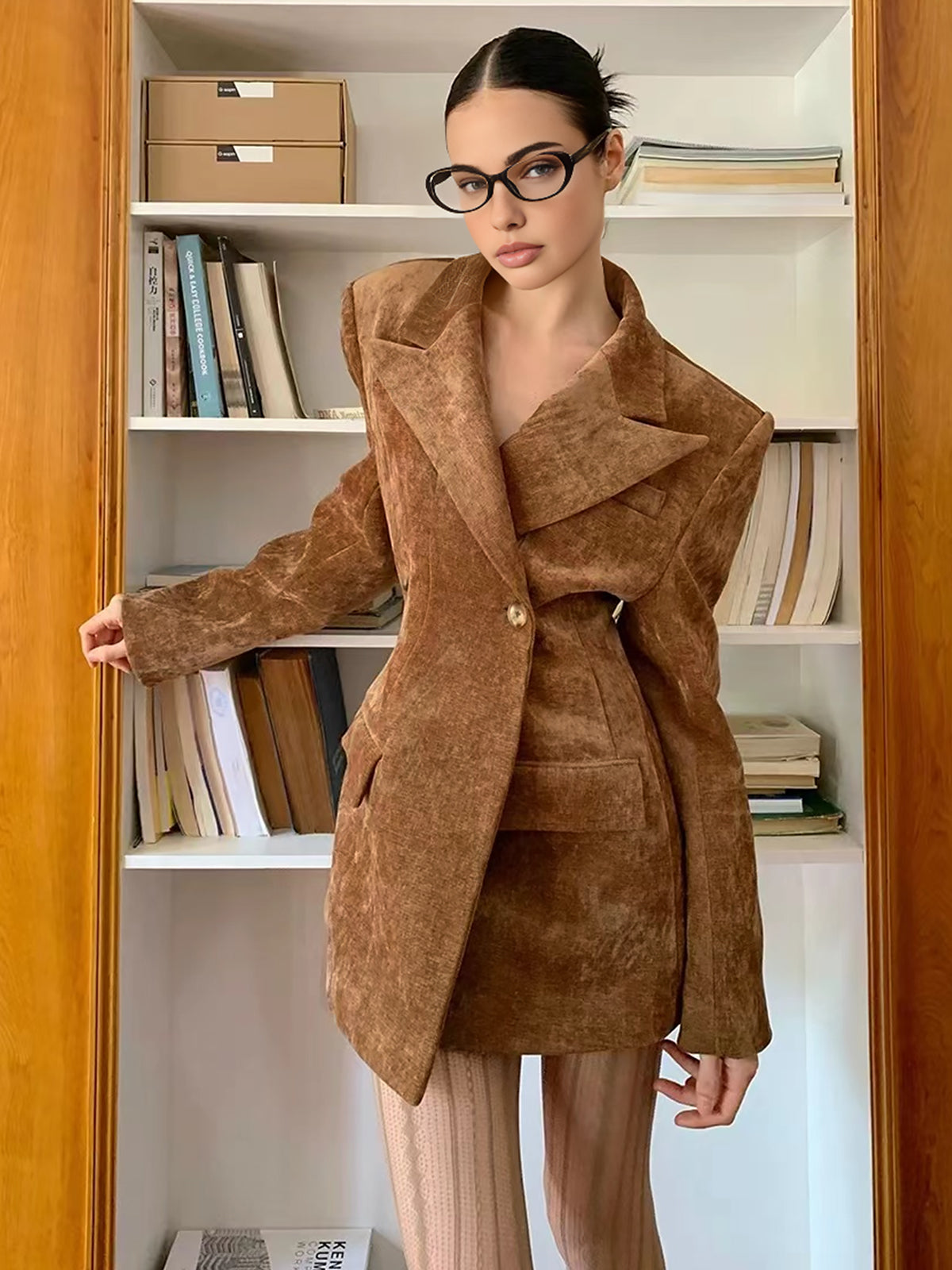 Şık Düğme Detaylı Uzun Blazer Ceket, Bel Vurgulu Shine Aura