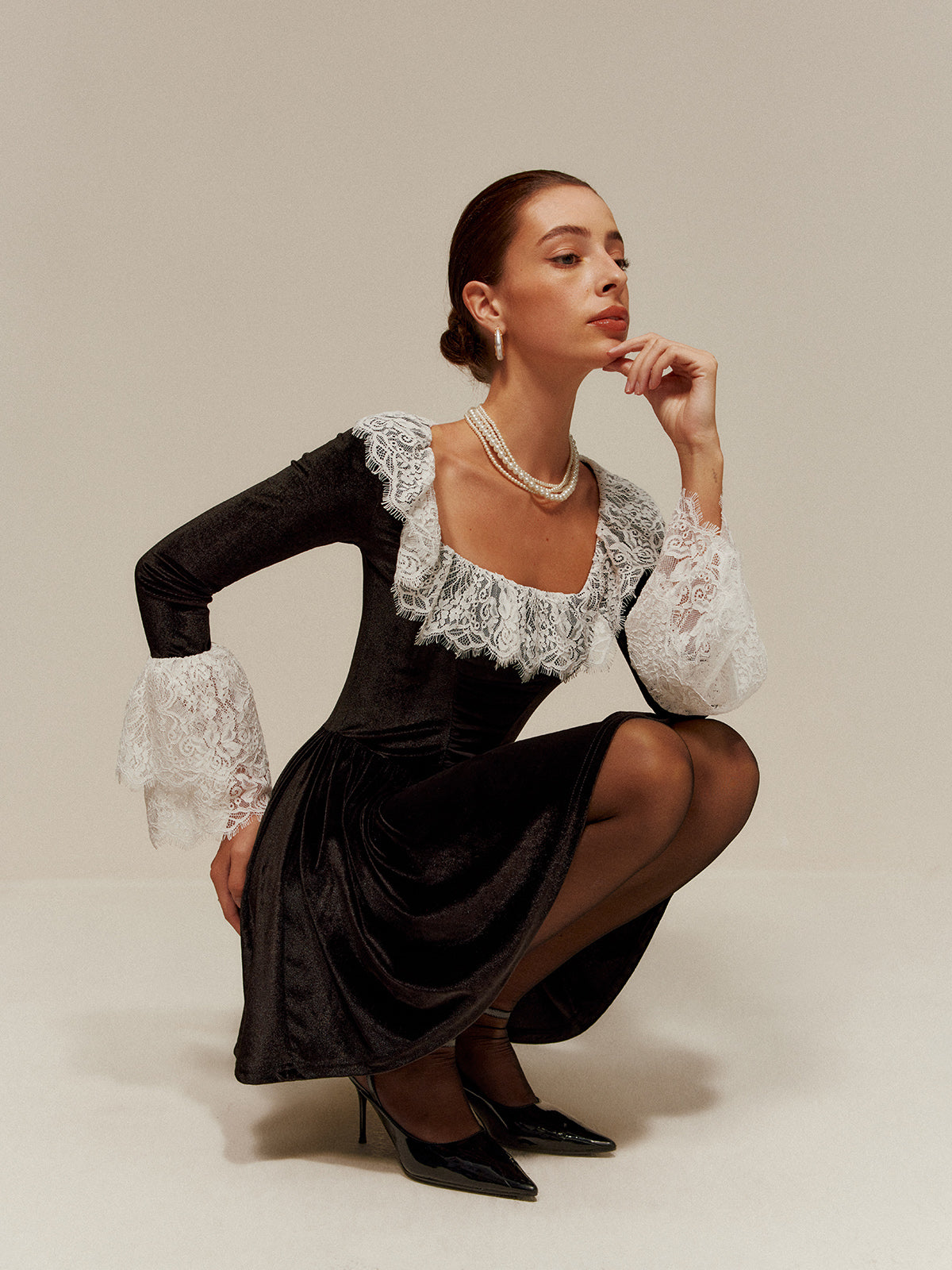 Dantel Detaylı Kadife Kısa Elbise Shine Aura