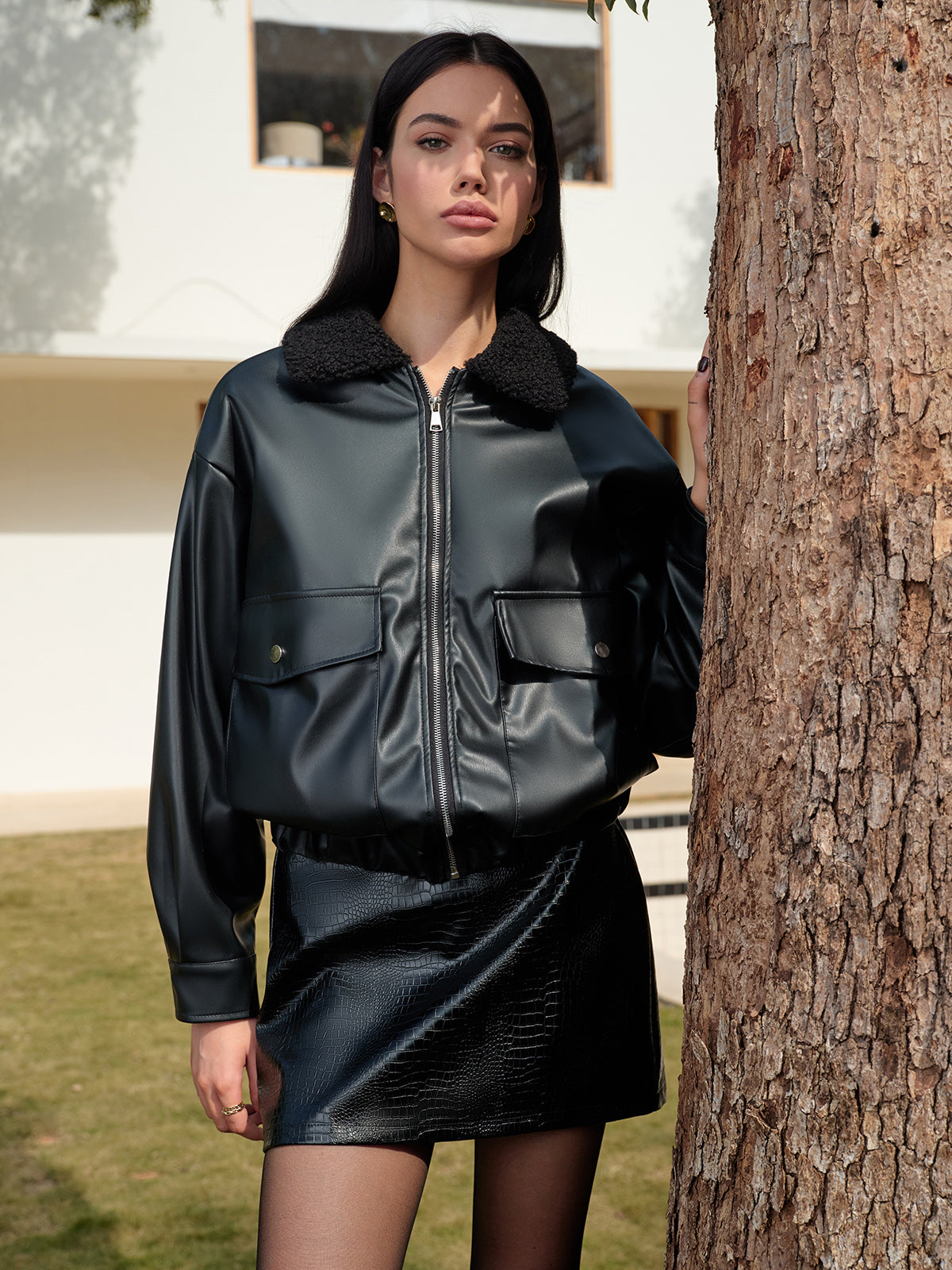 Şık Görünüm İçin Minky Yaka PU Deri Kısa Ceket Shine Aura