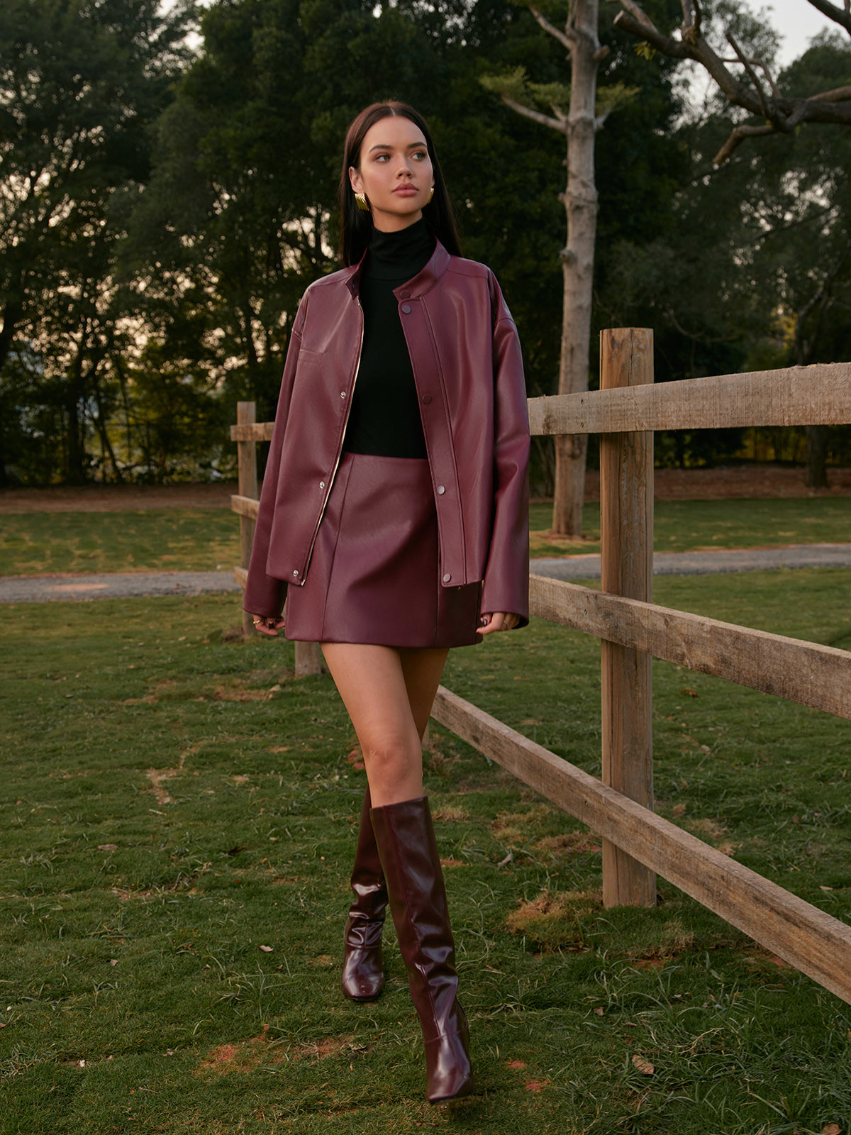 Şık Duruş Yaka Suni Deri Fermuarlı Ceket ile Zahmetsiz Tarz Shine Aura