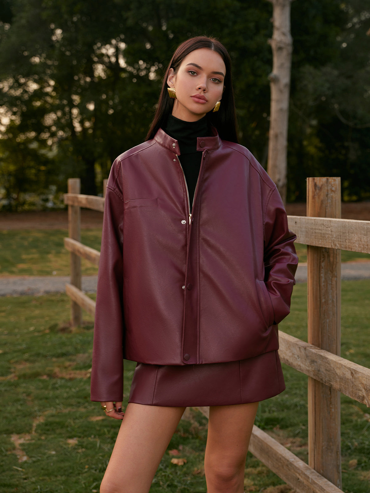 Şık Duruş Yaka Suni Deri Fermuarlı Ceket ile Zahmetsiz Tarz Shine Aura