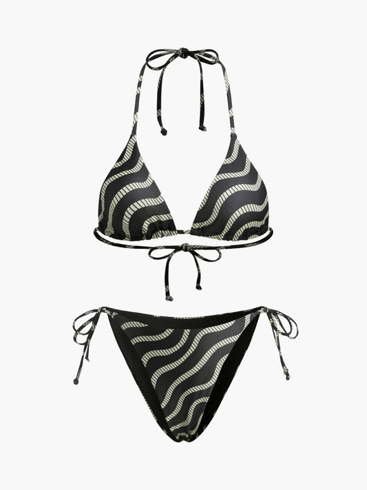 Şık Plaj Görünümü için Şık Dalga Desenli Üçgen Bikini Seti