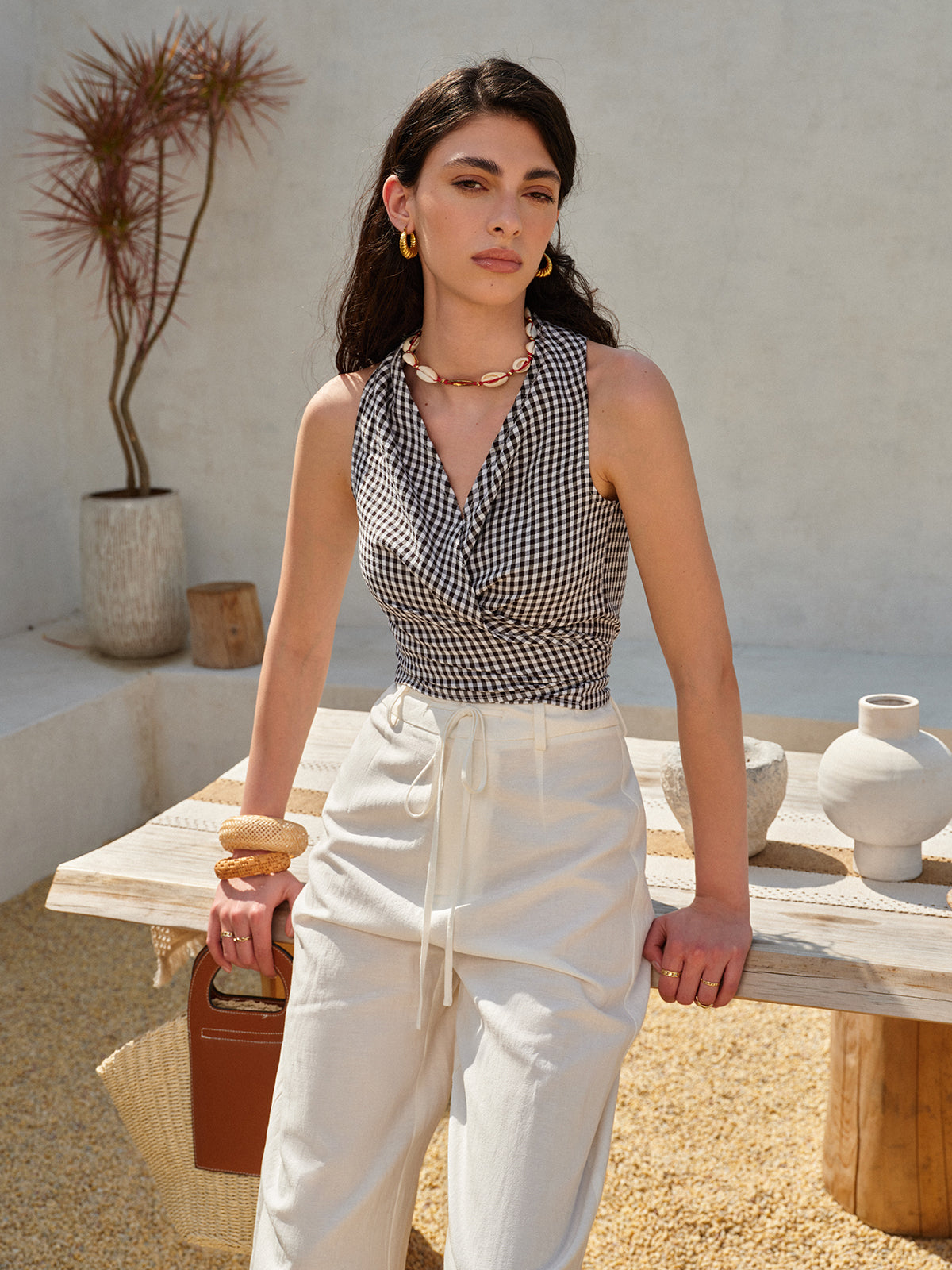 Şık Gingham Askılı Sarma Bluz ile Zahmetsiz Stil