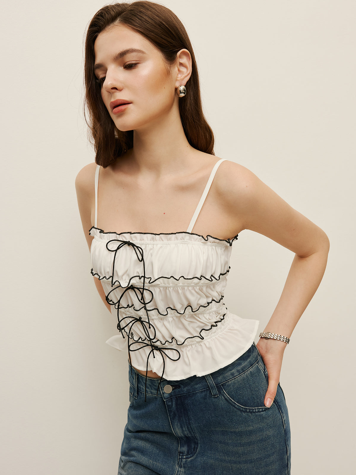 Şık Fıstık Dikişli ve Moda Kontrast Detaylı İnce Askılı Bluz