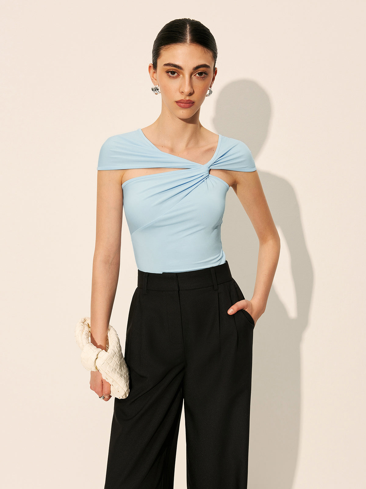 Şık Asimetrik Top Twist Detaylı Shine Aura