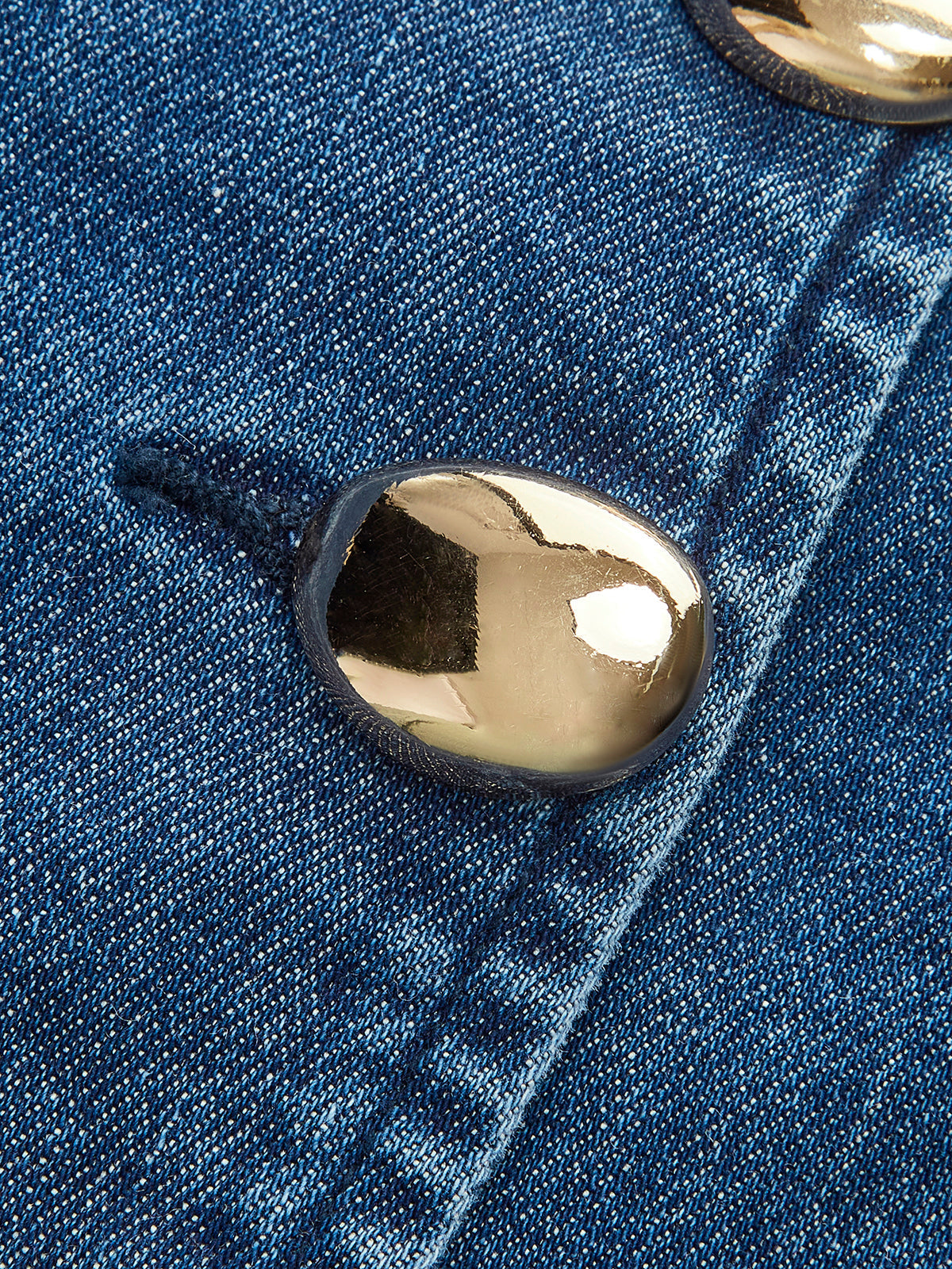 Şık Denim V Yaka Kısa Pantolon Takımı, Metal Düğmeli Bağlama Detayı ile