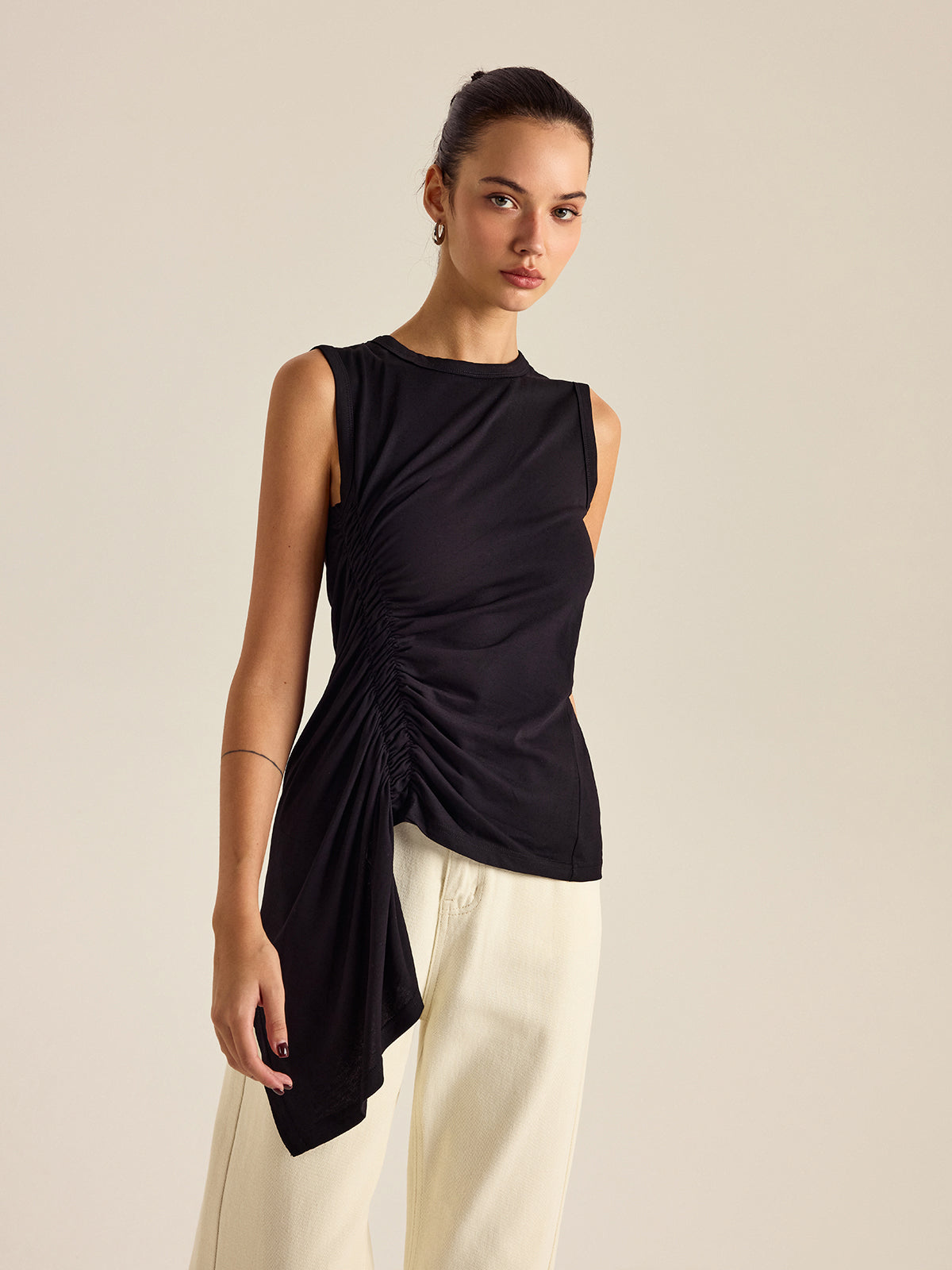 Trend Asimetrik Fit Pilili Atlet Shine Aura