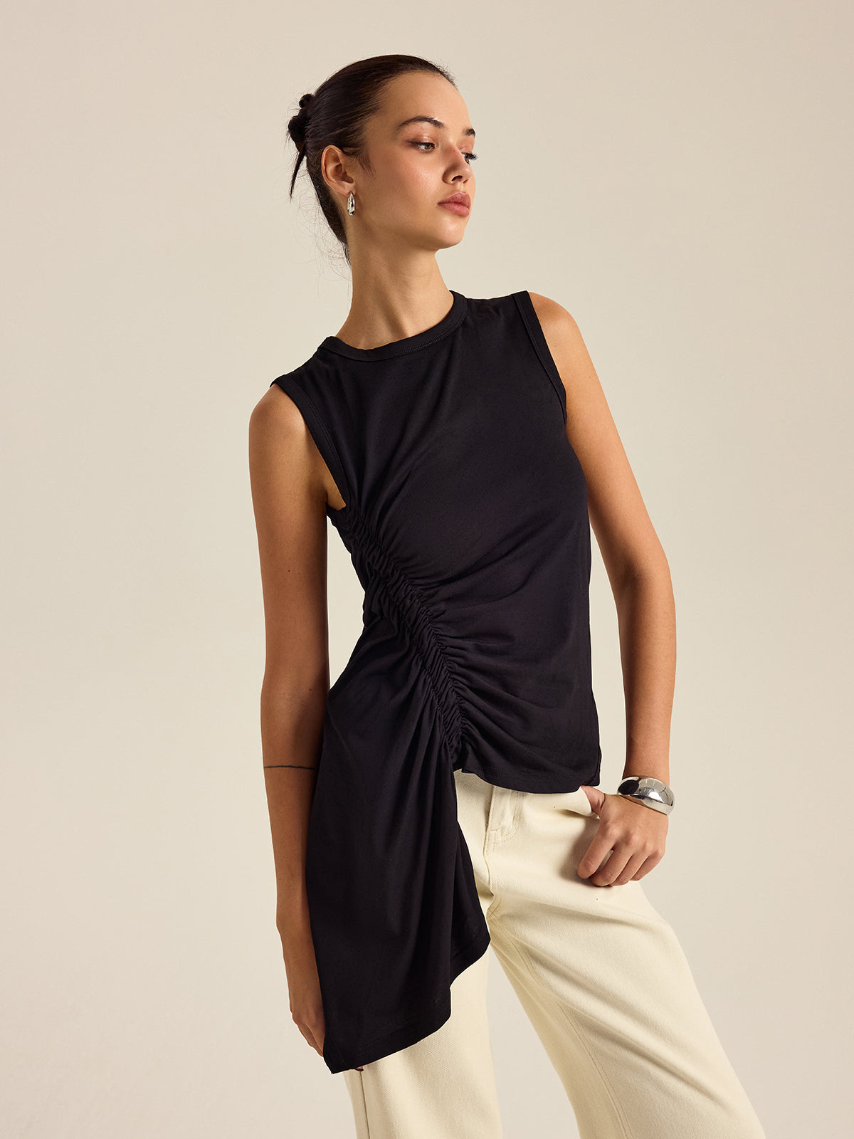 Trend Asimetrik Fit Pilili Atlet Shine Aura